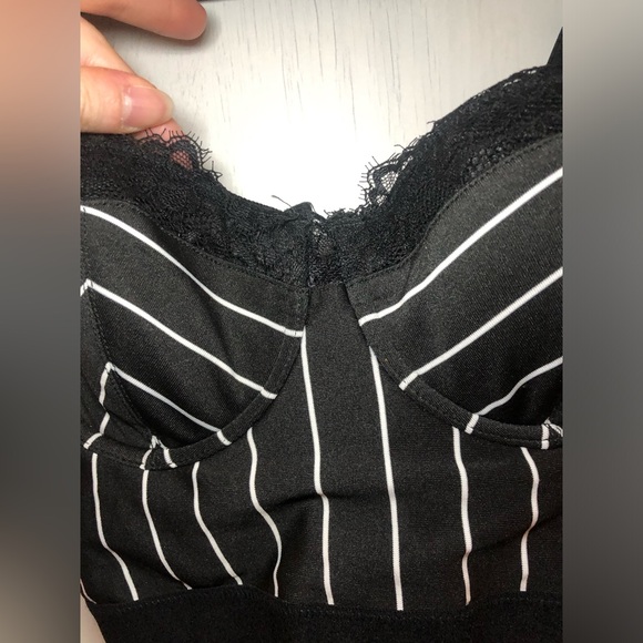 BNWT Dynamite Bustier Black and White Striped Crop Top - XS - Picture 2 of 10